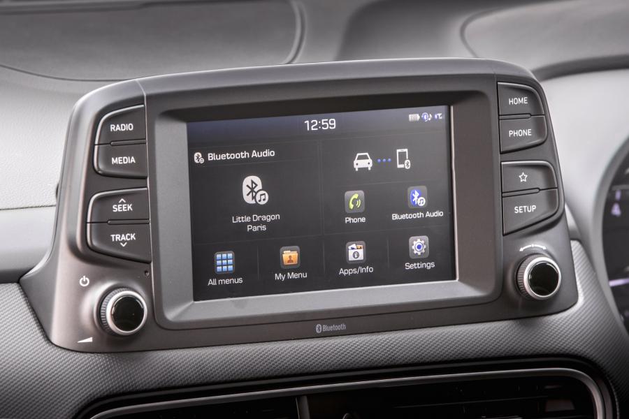 Детали интерьера Hyundai Kona Play (OS) 2019 года  (UK) (фото 24 из 26)